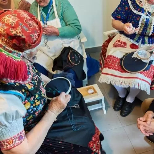 Mochila portabebés NIRMI Pure con parche de Impacto "Corazón Matyó"