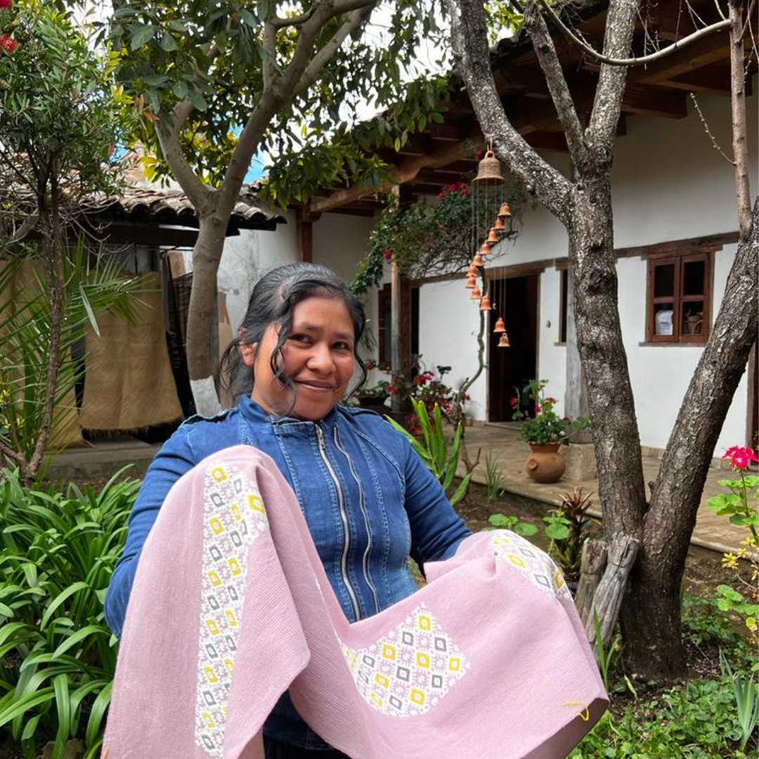 Portabebés NIRMI de lino y lana, con parche de nichim Ch'ixal (México)
